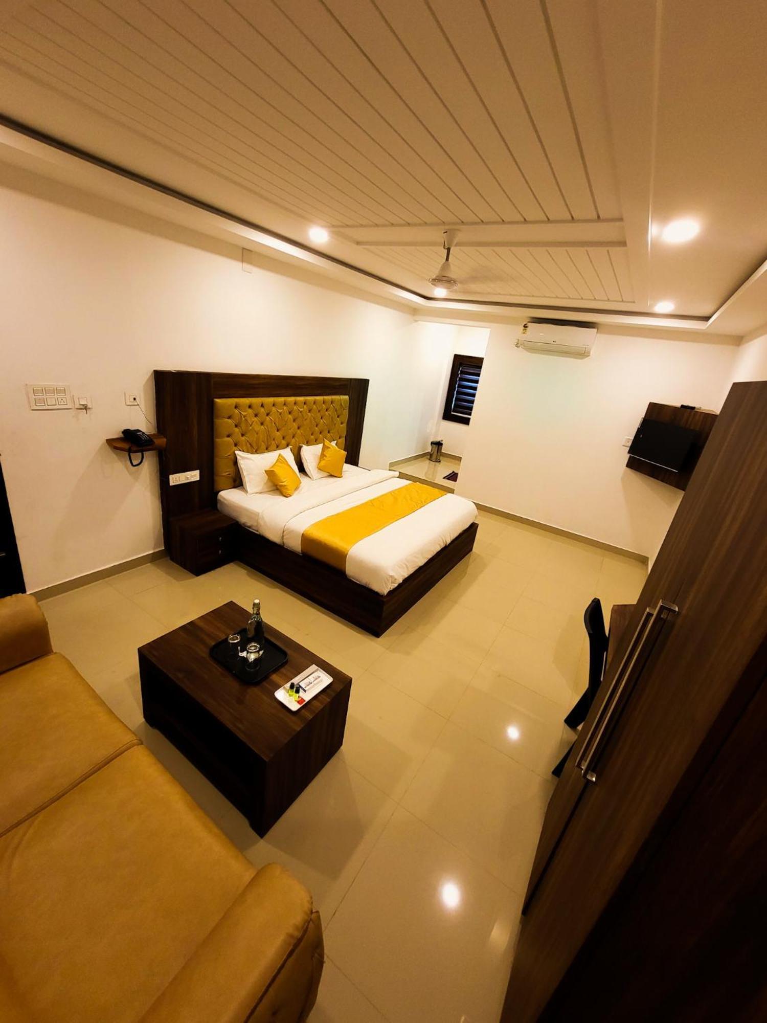 Thejaswini Residency Cheruvathur Nīleshwar Kültér fotó